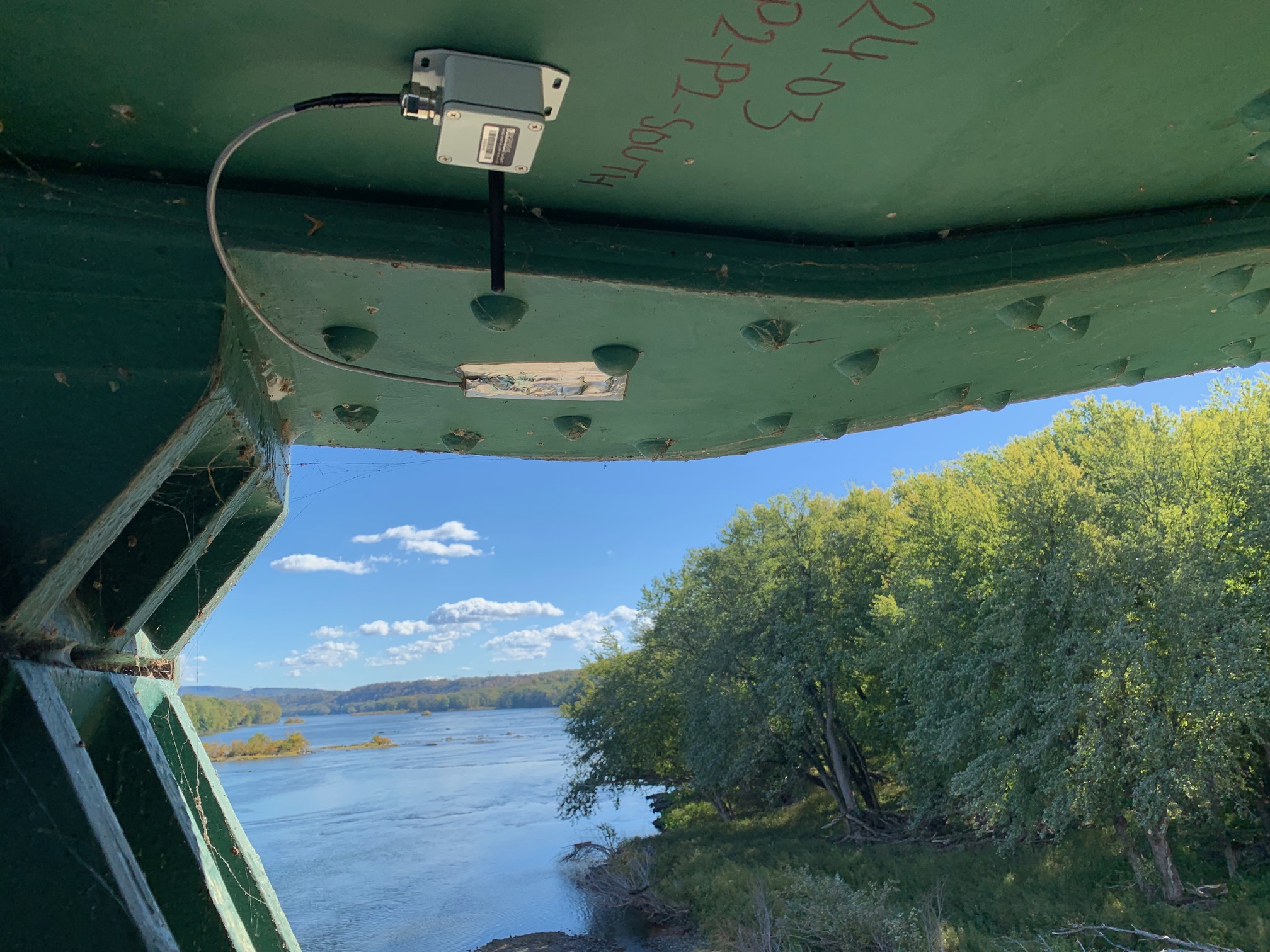 Monitoring of Fracture Critical Bridges by Resensys Wireless Strain Gauge